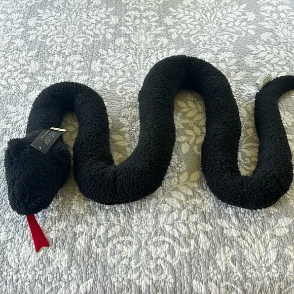 Rachel Zoe Decoratove Snake Pillow Halloween 🎃 🐍 Black Sherpa NWT - Picture 1 of 5